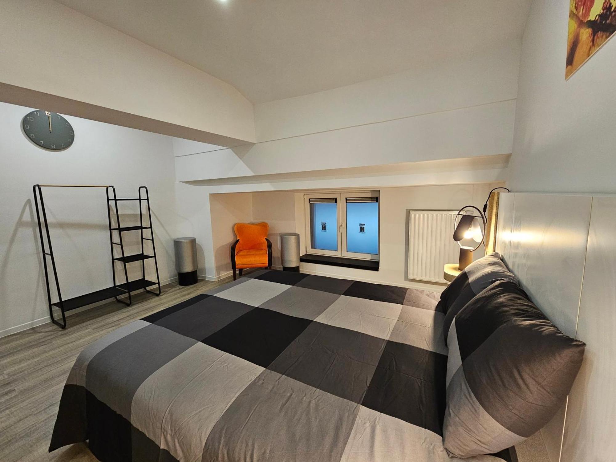 Trazegnies Aparthotel *